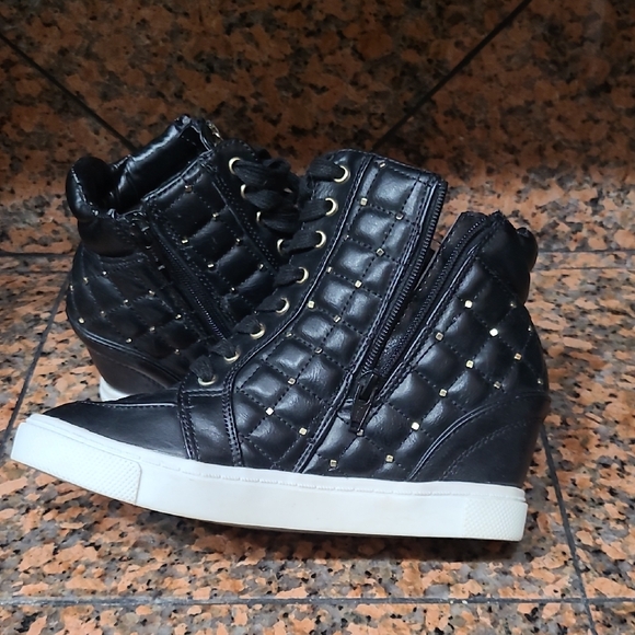 Black Quilted High-Top Sneakers - Picture 3 of 5